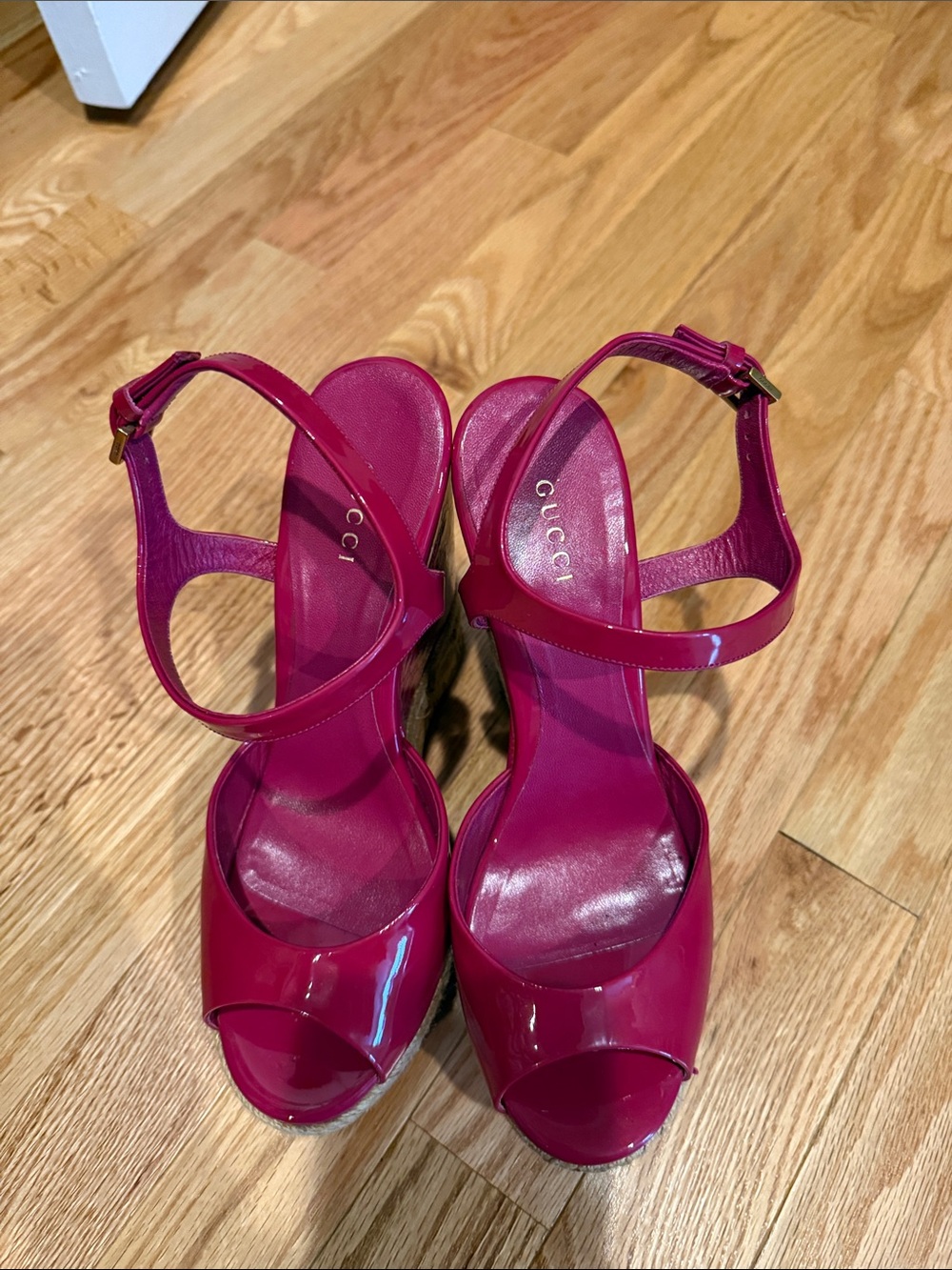 Gucci Hot Pink Patent Leather Open-Toe Sandals